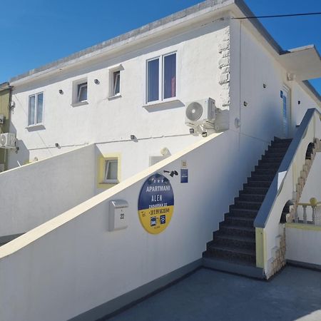 Dinjiška Apartmani Alen מראה חיצוני תמונה