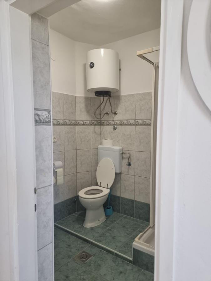 Dinjiška Apartmani Alen מראה חיצוני תמונה