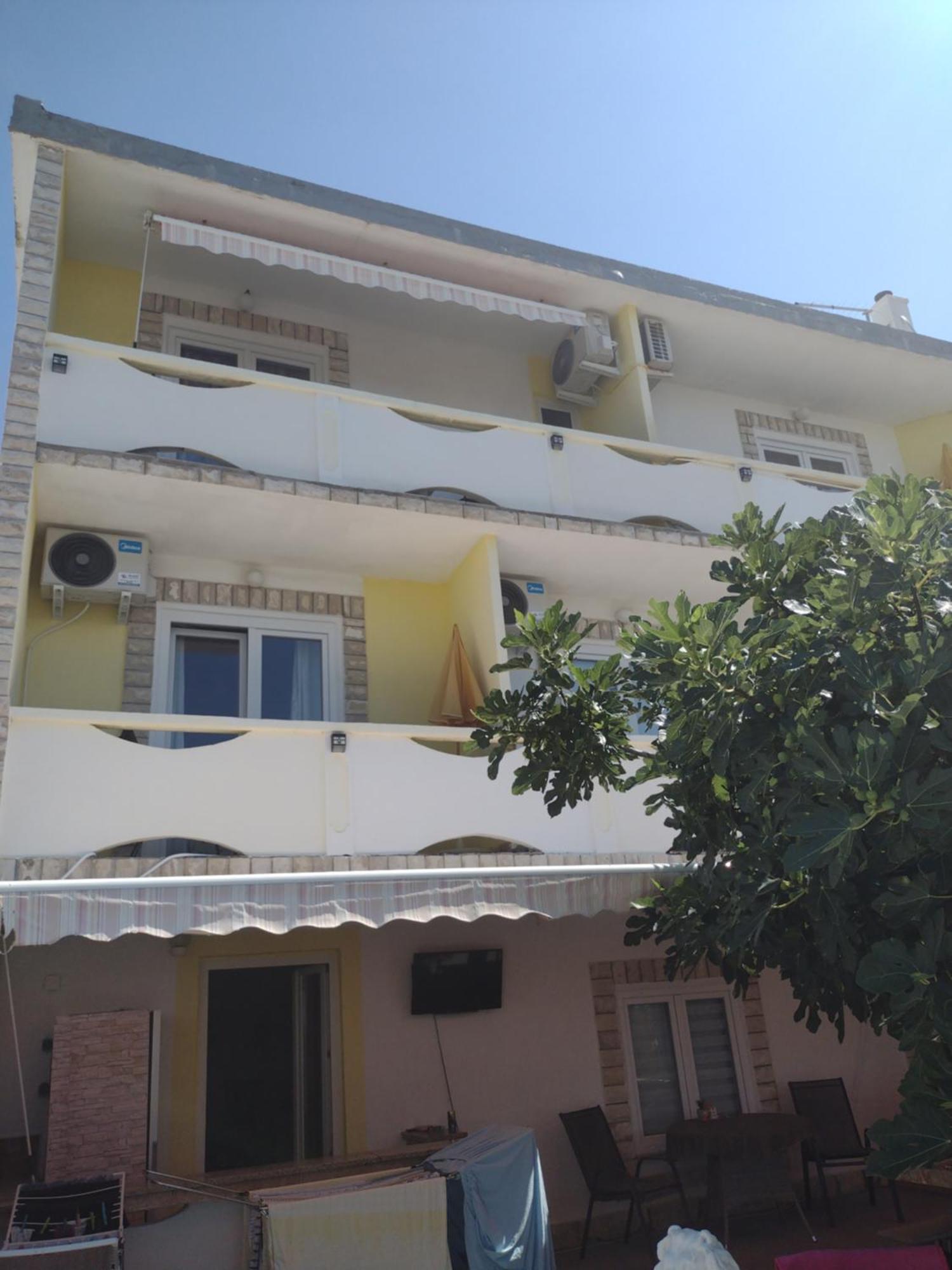 Dinjiška Apartmani Alen מראה חיצוני תמונה